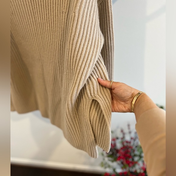 Banana Republic Merino-Cashmere Oversized Sweater- Sz. S- Beige Twine - Picture 11 of 12